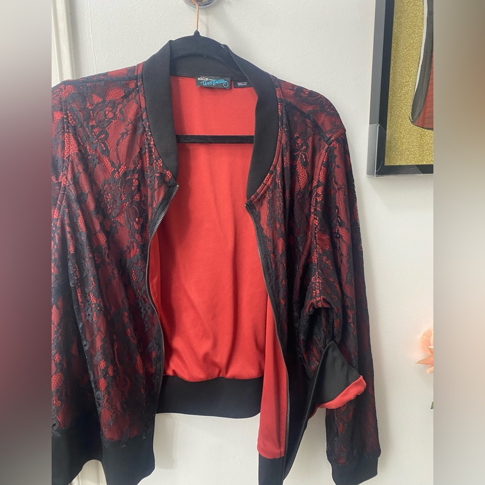 1x lace bomber